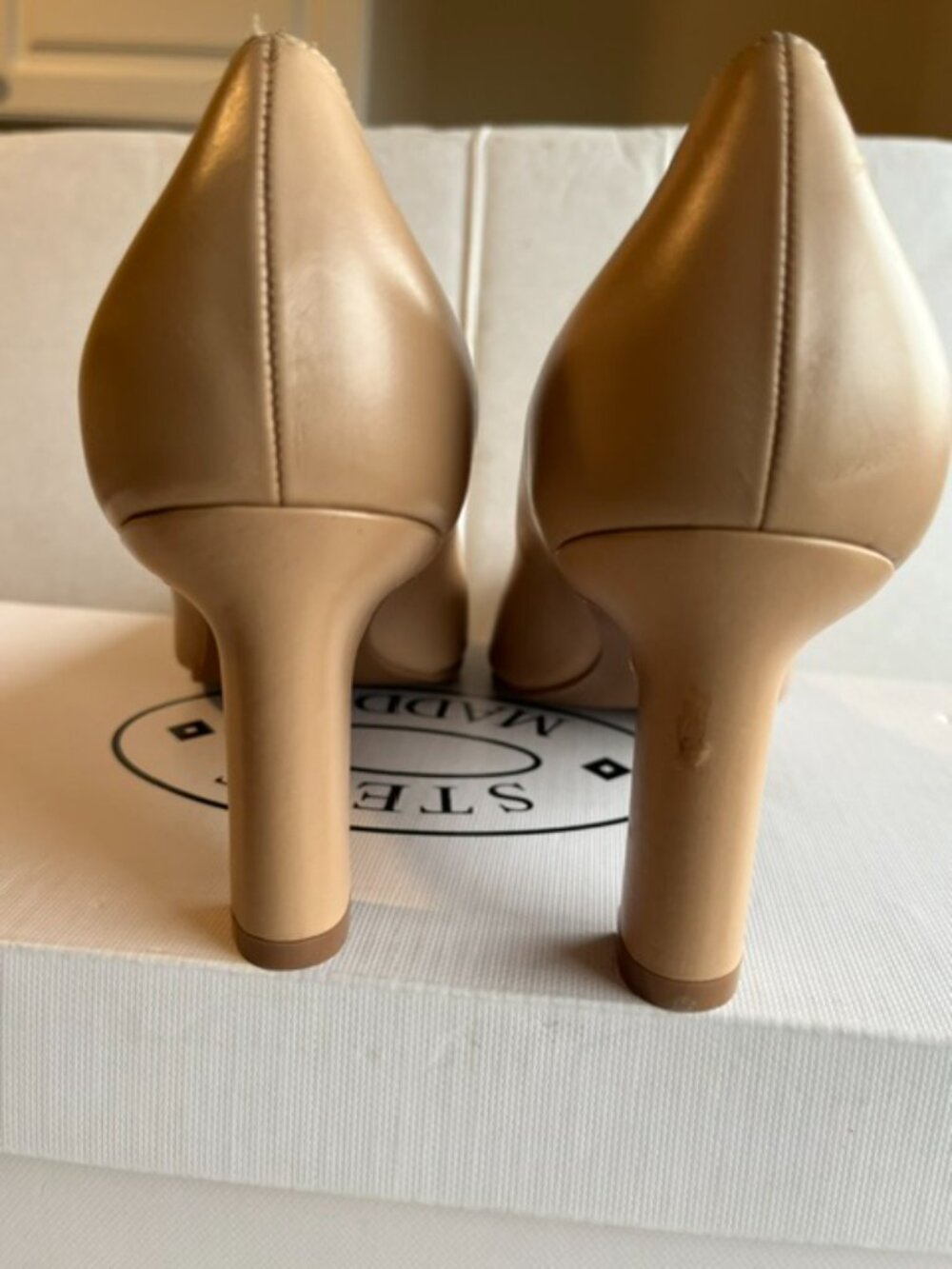 Stuart Weitzman pointed-toe stiletto pumps. - Picture 5 of 6